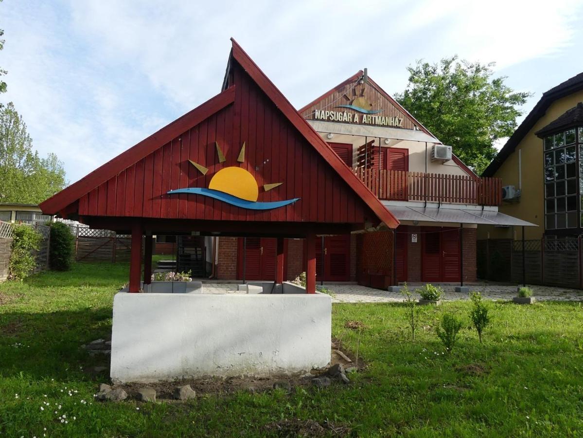 Napsugar Apartman Baja Luaran gambar