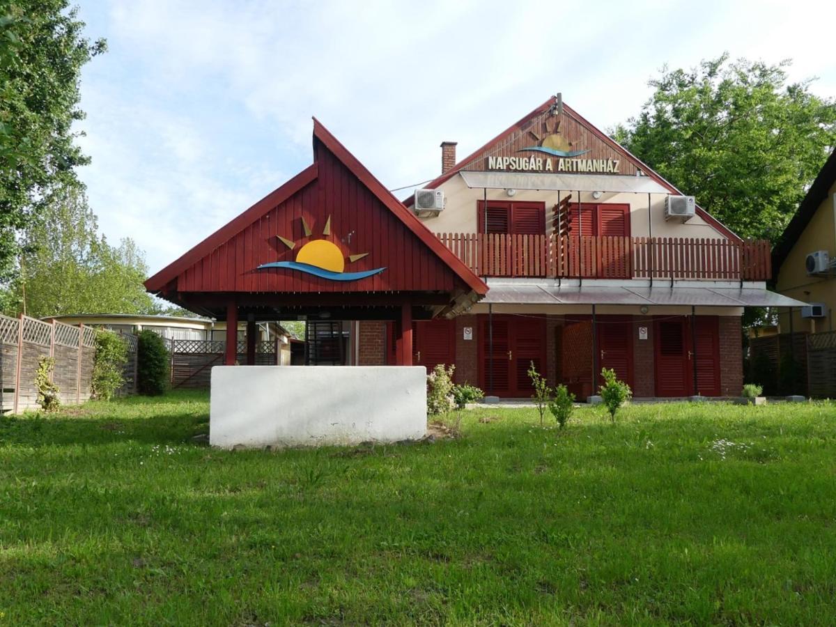 Napsugar Apartman Baja Luaran gambar